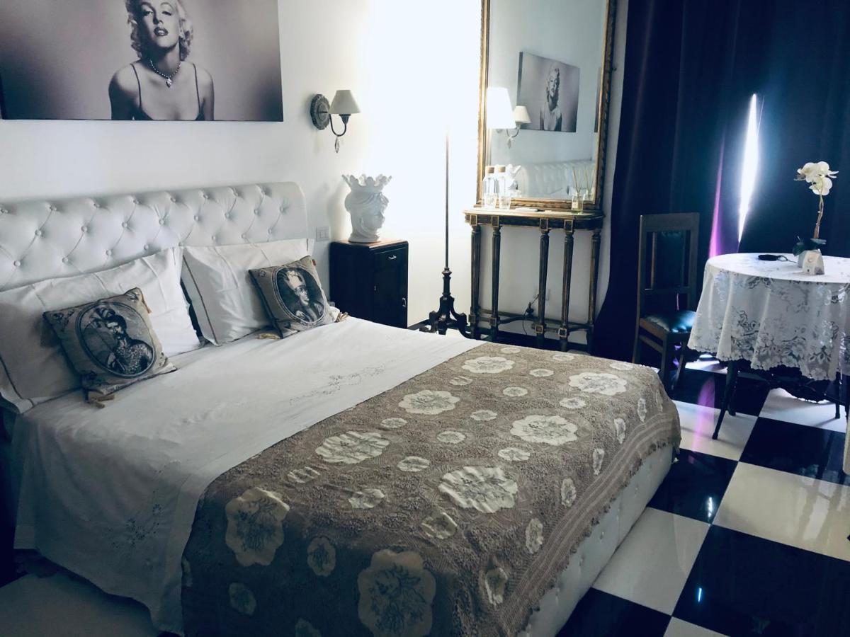 B&B Dell'Orologio 아쿠아비바 델레 폰티 외부 사진