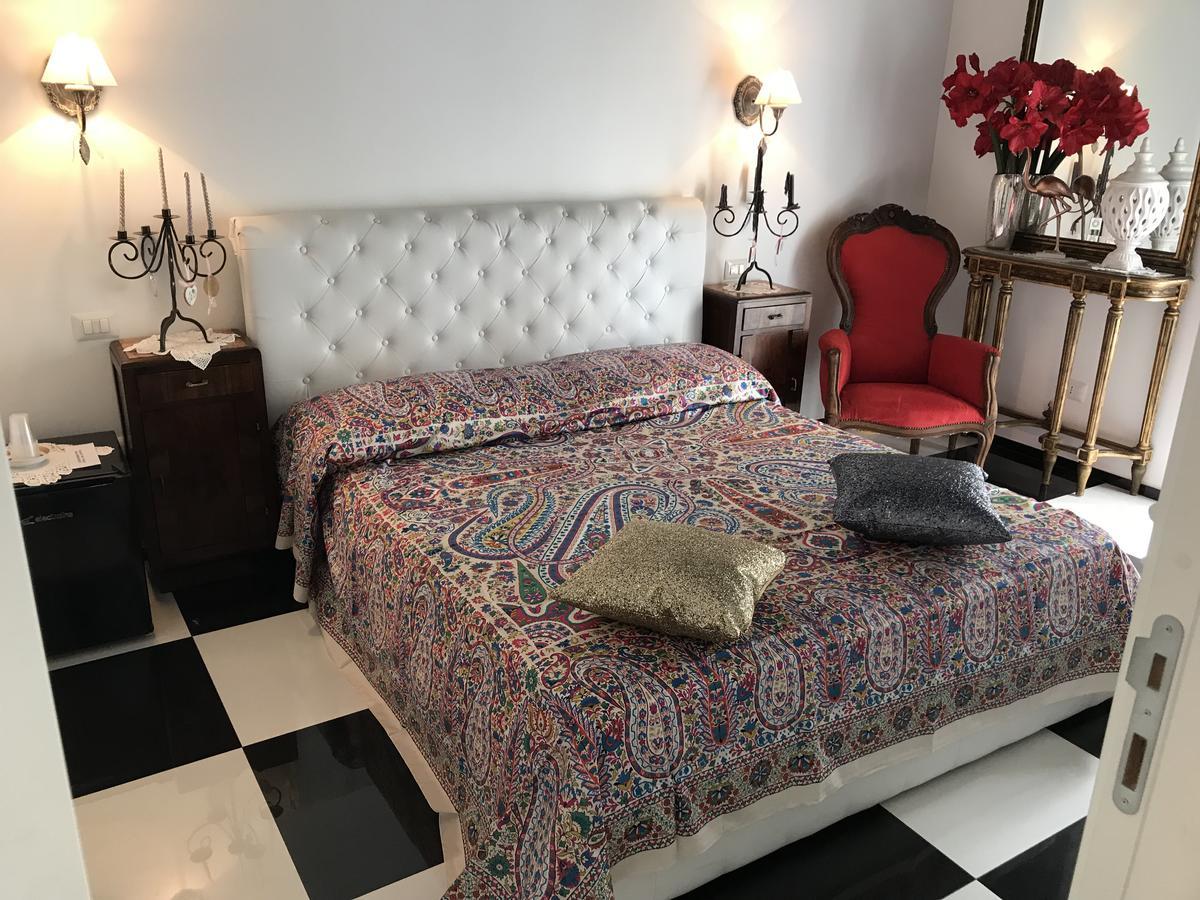 B&B Dell'Orologio 아쿠아비바 델레 폰티 외부 사진