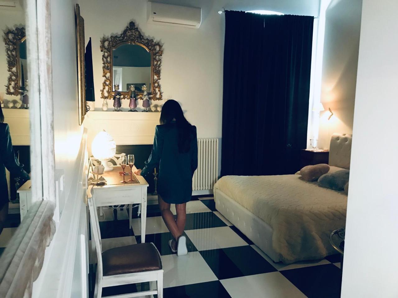 B&B Dell'Orologio 아쿠아비바 델레 폰티 외부 사진